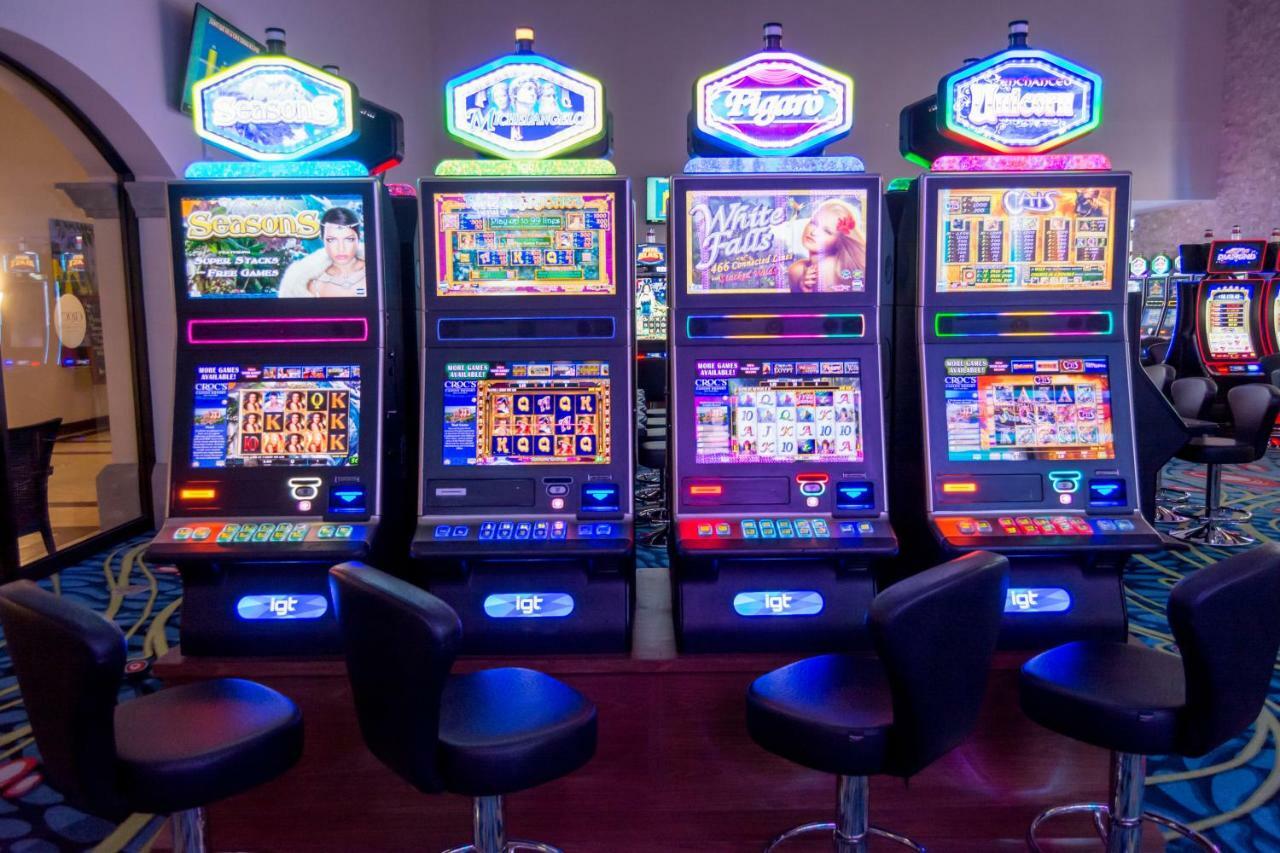 Crocs Resort & Casino ハコ エクステリア 写真