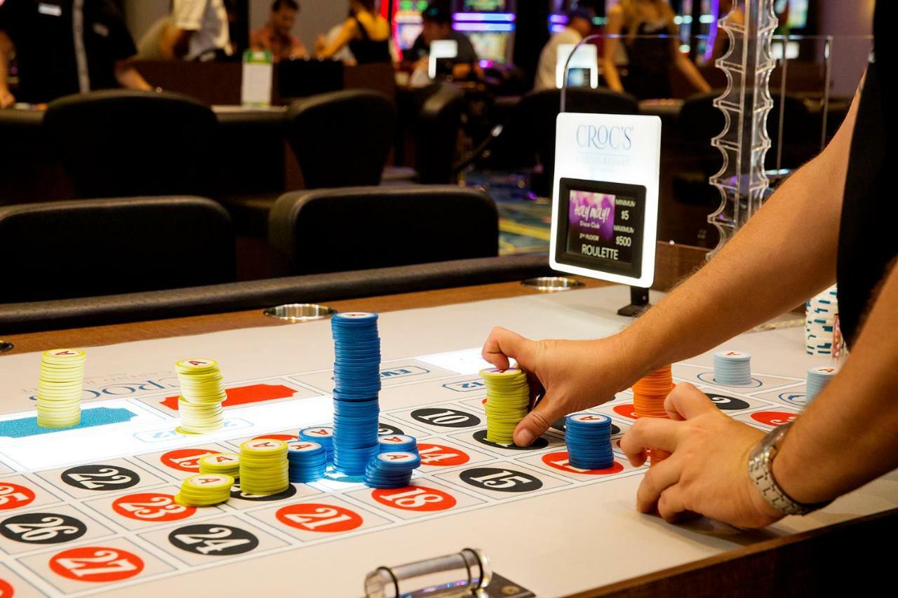 Crocs Resort & Casino ハコ エクステリア 写真